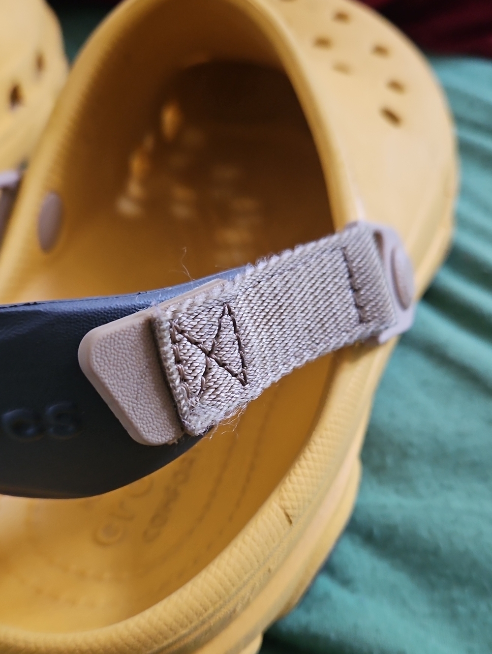Crocs Mens 8/Womens 10..Good Used Shape..These Single Owner . - Picture 10 of 11